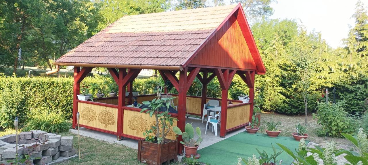 Ferienwohnung Parva Foresta Miskolc Exterior foto